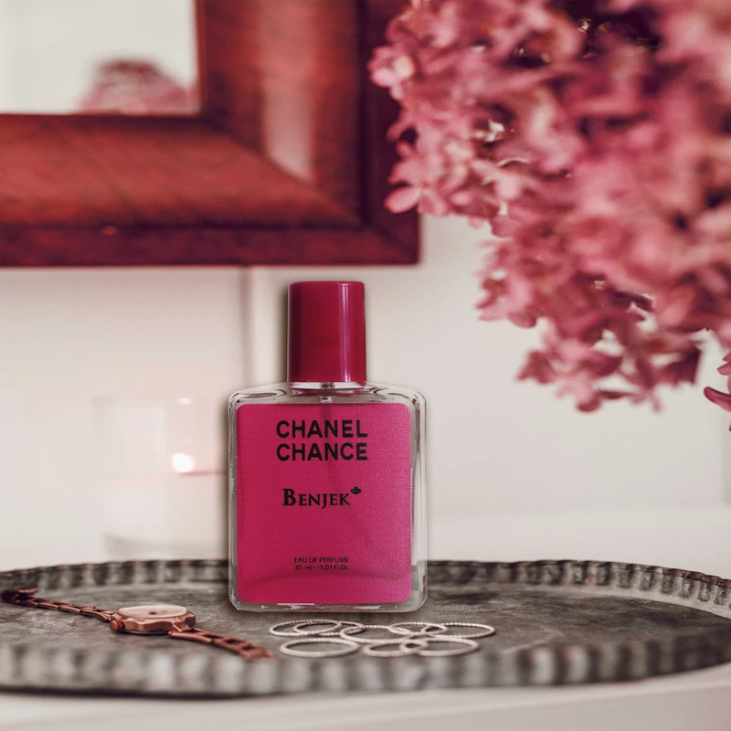عطر جیبی زنانه بنجک مدل شنل چنس با رایحه گلی، معتدل حجم 30 میلیلیتر - Image 2